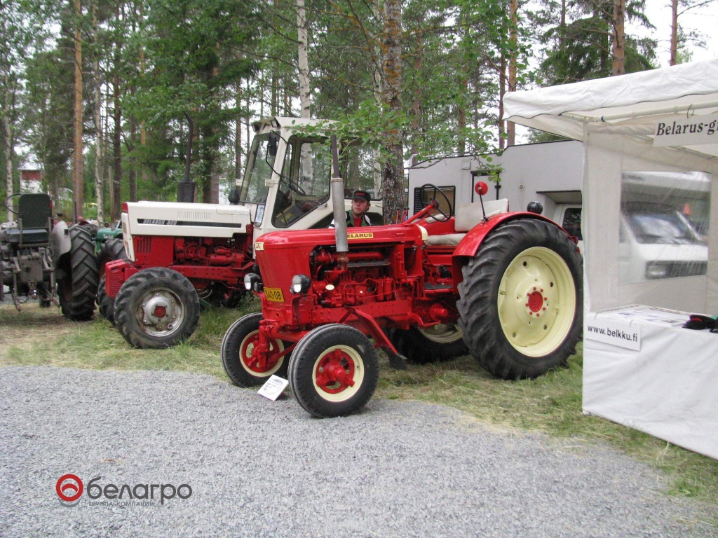 tractor1.jpg