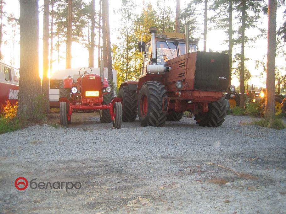 tractor3.jpg